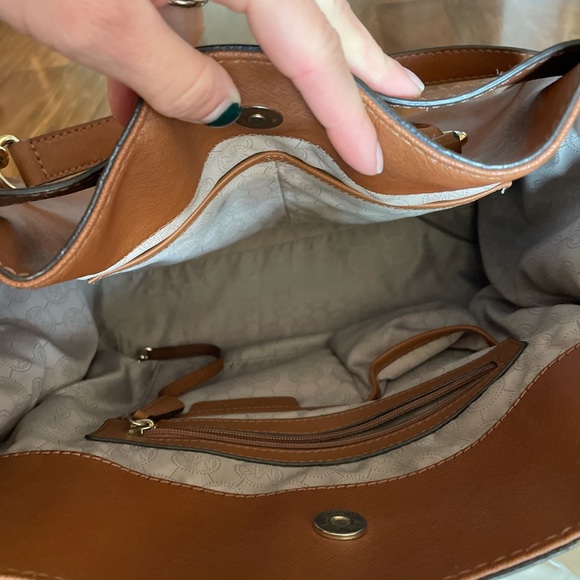 Michael Kors purse - Picture 3 of 9